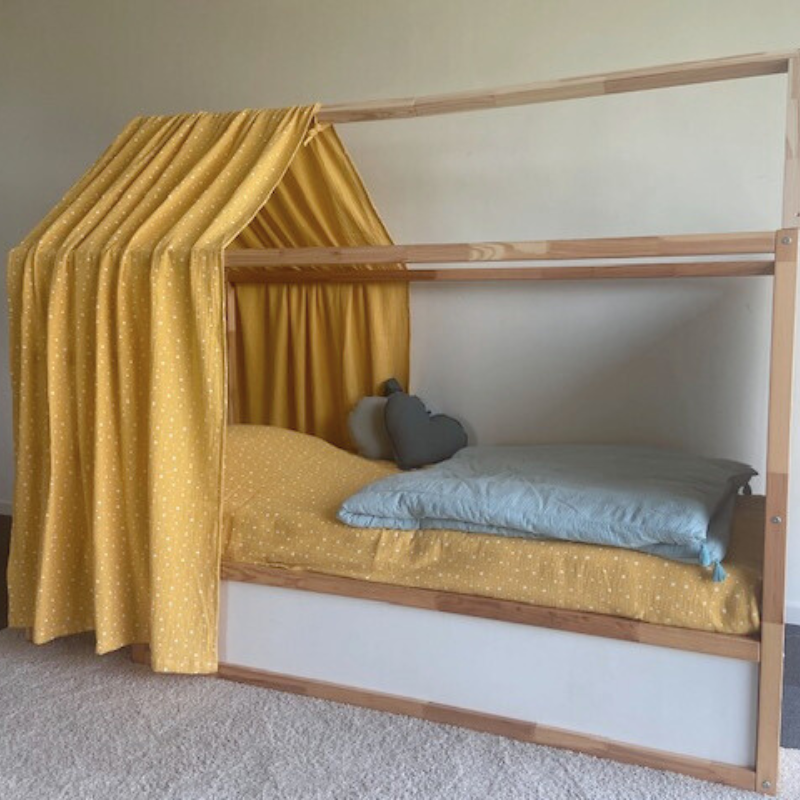 Mosterdgele cabine bedhemel voor Ikea Kura bed