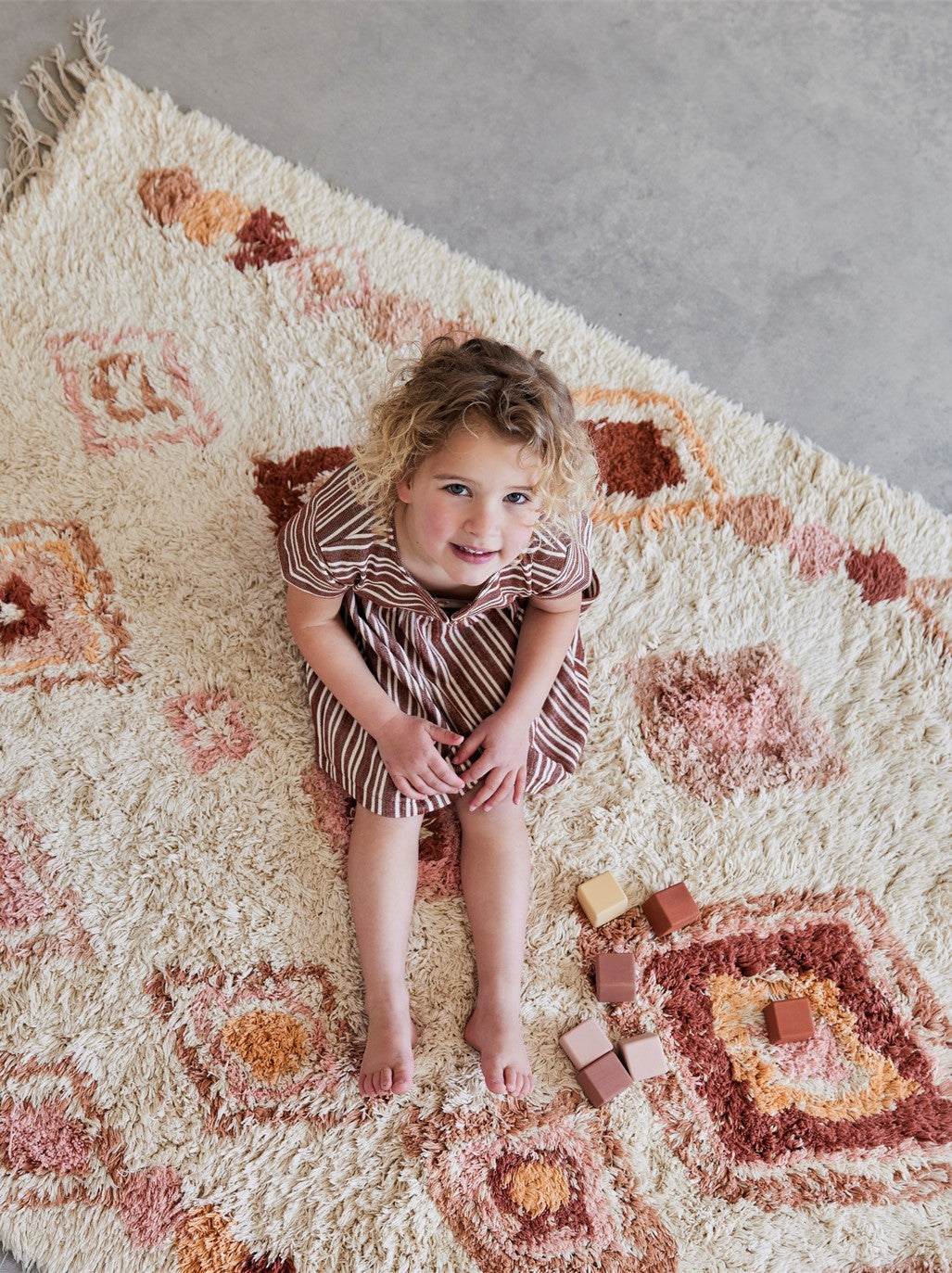 Tapis enfant berbère rose