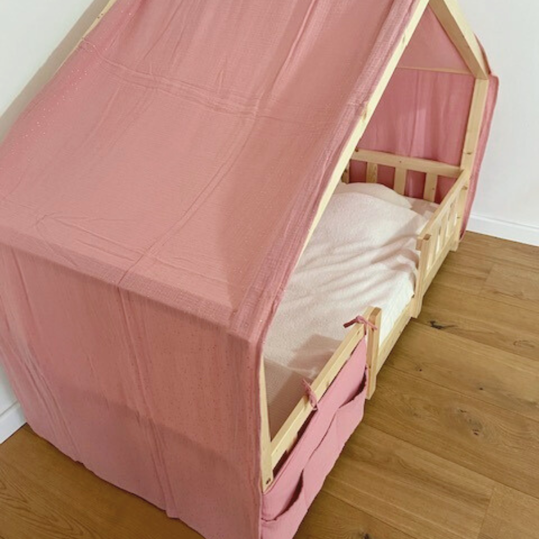 Roze cabana hemelbed met gouden stippen