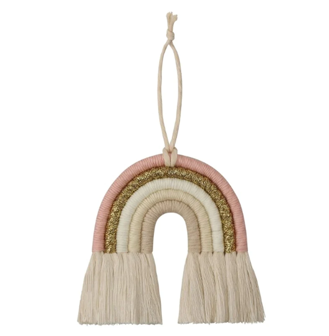 Wanddecoratie babykamer - Roze en gouden macramé regenboog