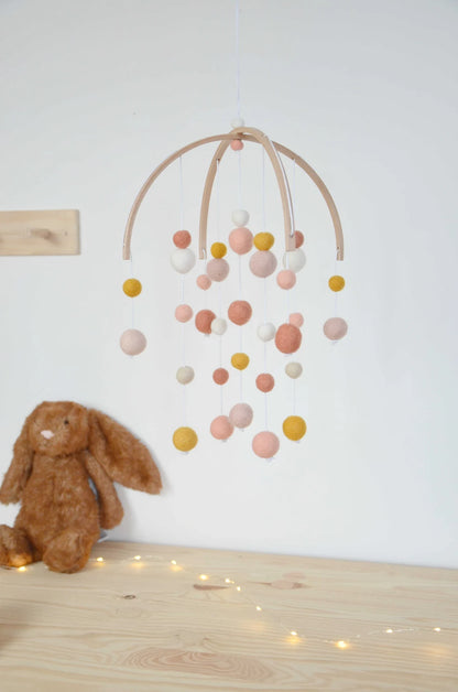 Mobile Montessori Corail Rose &amp; Blanc